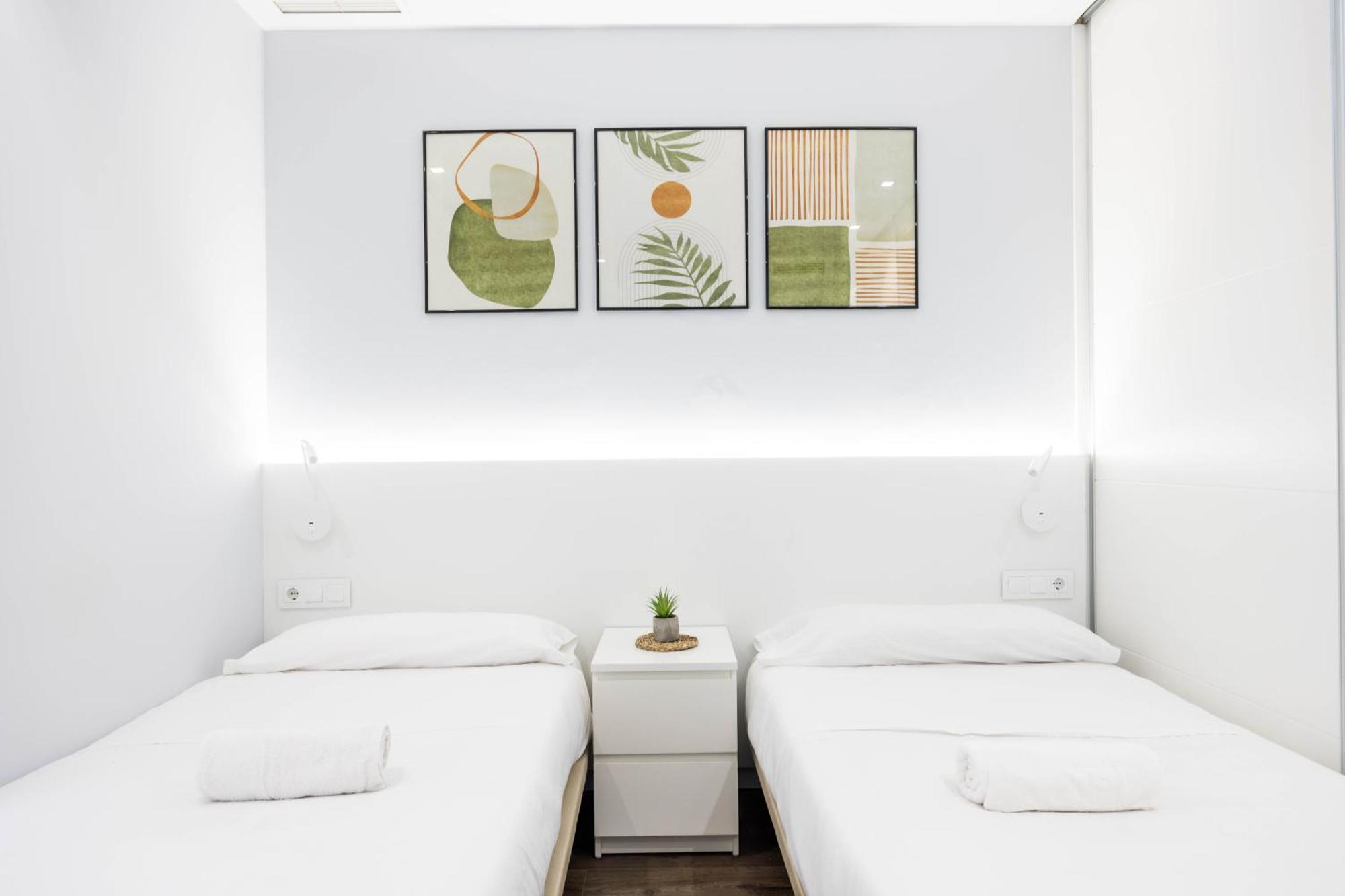 Apartamentos Turísticos Metropolis Cartagena Bagian luar foto