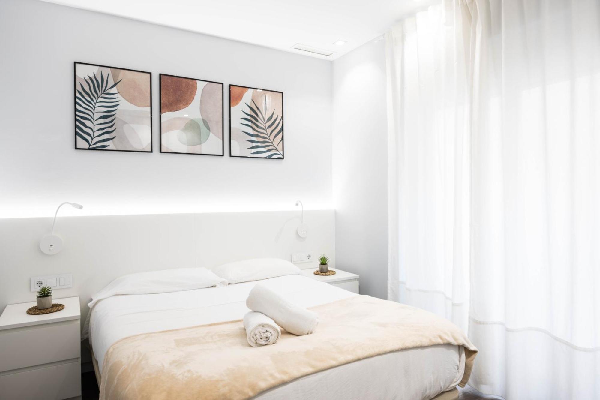 Apartamentos Turísticos Metropolis Cartagena Bagian luar foto